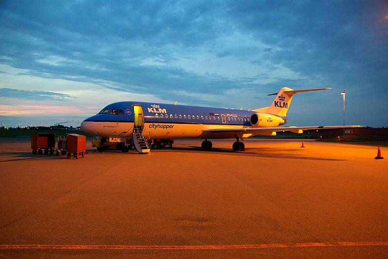 http://www.photo-phil.org/planepictures/CDGAMSLPI-37.jpg