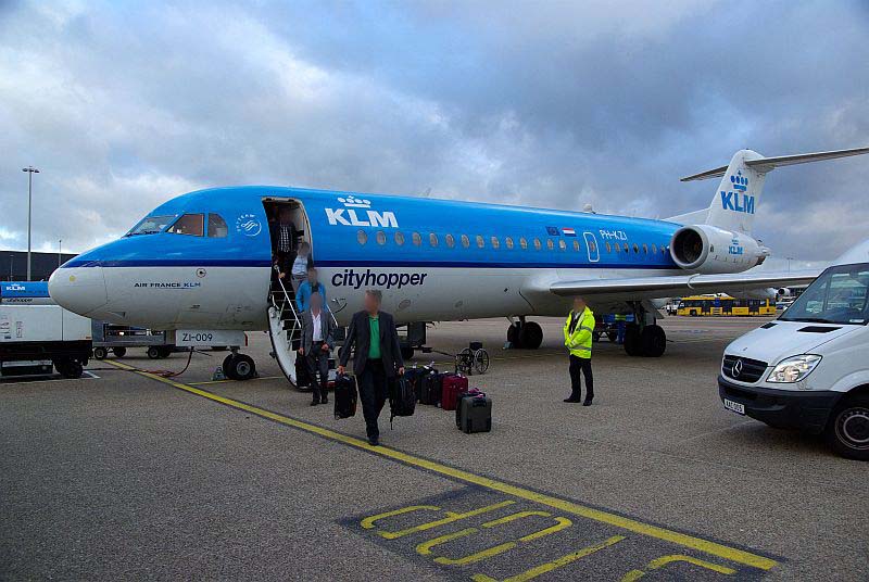 http://www.photo-phil.org/planepictures/LPIAMSJFK06.jpg