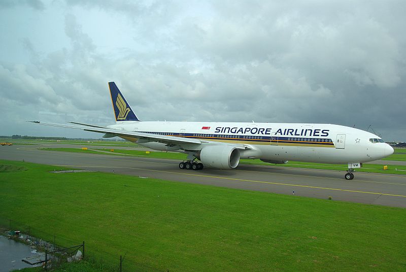 http://www.photo-phil.org/planepictures/LPIAMSJFK21.jpg