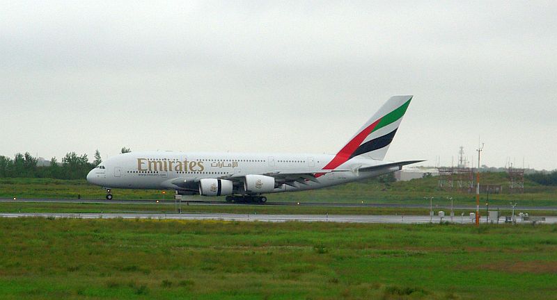 http://www.photo-phil.org/planepictures/LPIAMSJFK43.jpg