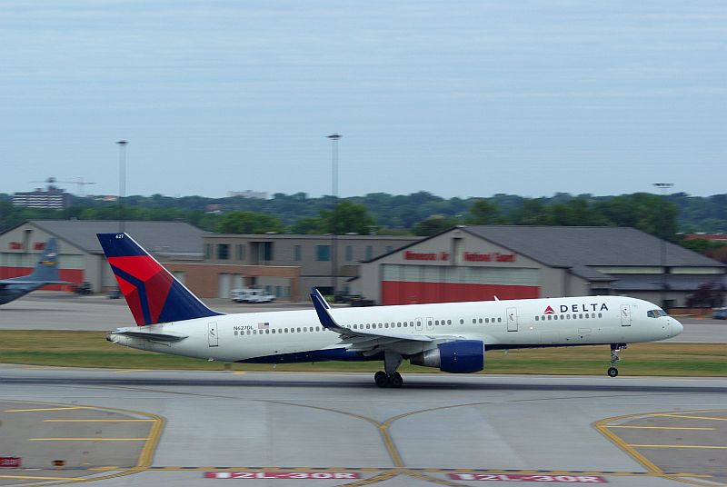 http://www.photo-phil.org/planepictures/MSPAMSLPI02.jpg