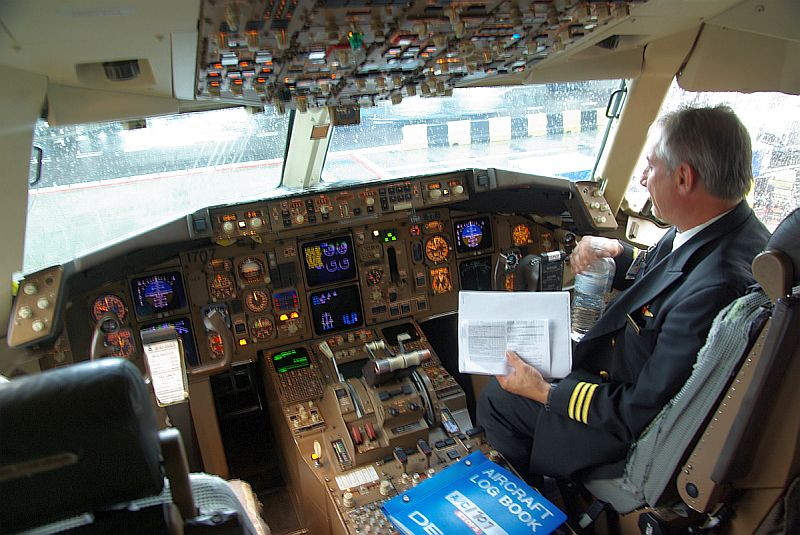 http://www.photo-phil.org/planepictures/MSPAMSLPI28.jpg